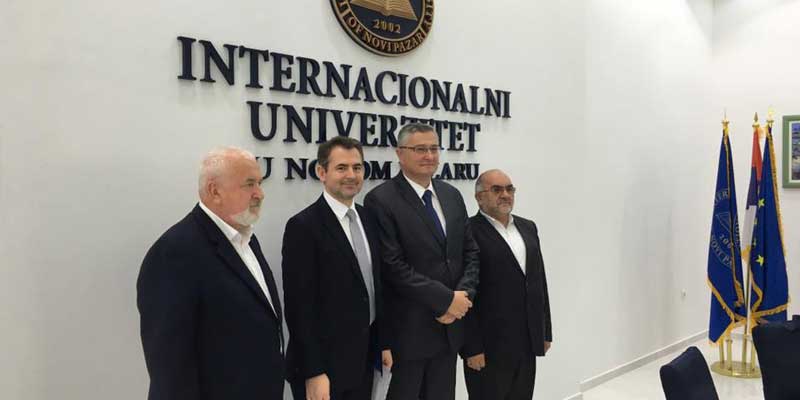 Imam Benjamin Idriz hat an der Internationalen Universität in Novi Pazar promoviert